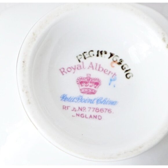 6 Sets Royal Albert Petit Point Large Cups and Saucers Tea Party Gift Bone China - Picture 6 of 6